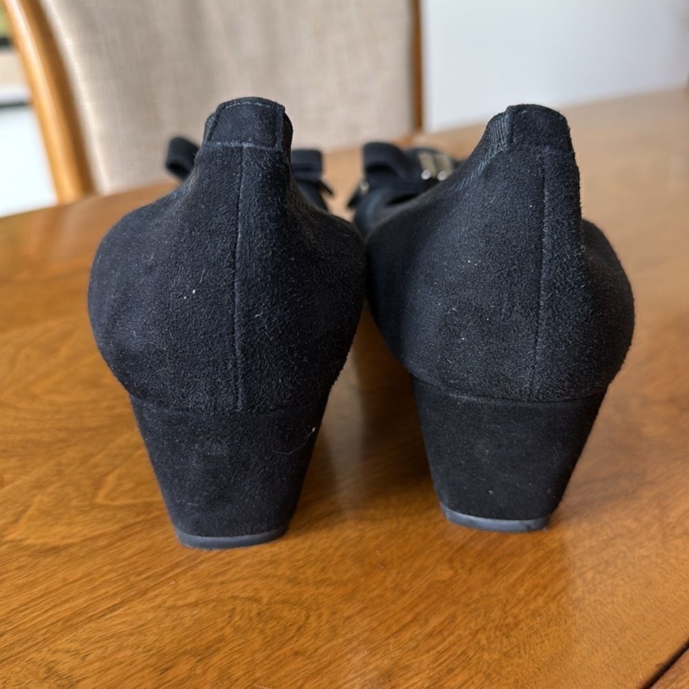 Stuart Weitzman suede pumps - Picture 3 of 7